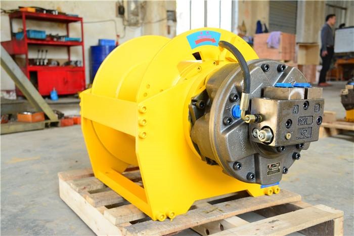 Winch (210) Winch (210)