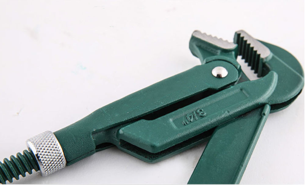 Bent Nose Pipe Wrench With Dipped Handle